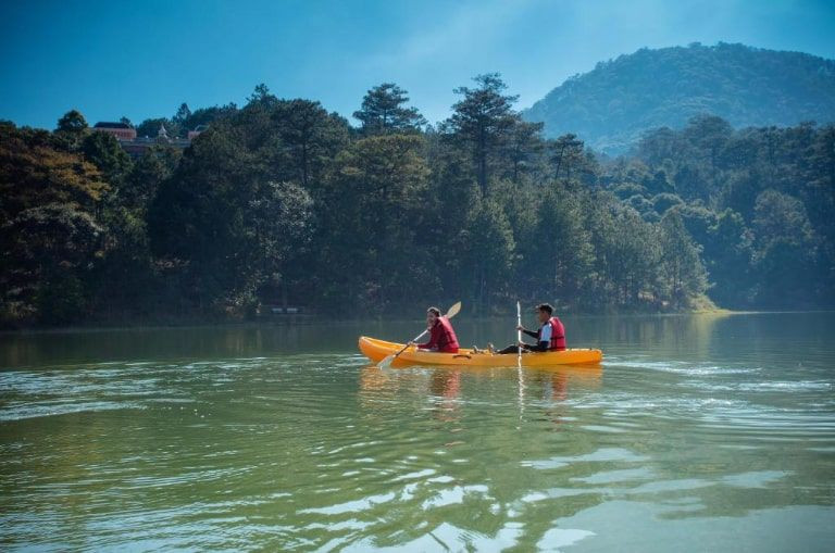 Chèo thuyền kayak